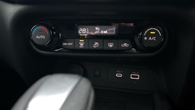 Nissan Juke 1.0 DiG-T N-Connecta 5dr DCT Petrol Hatchback